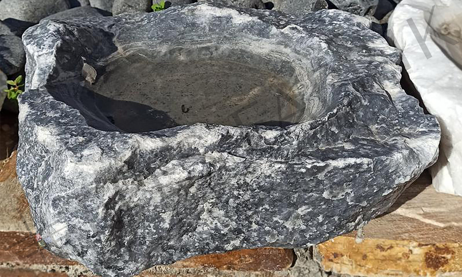 black natural bird bath