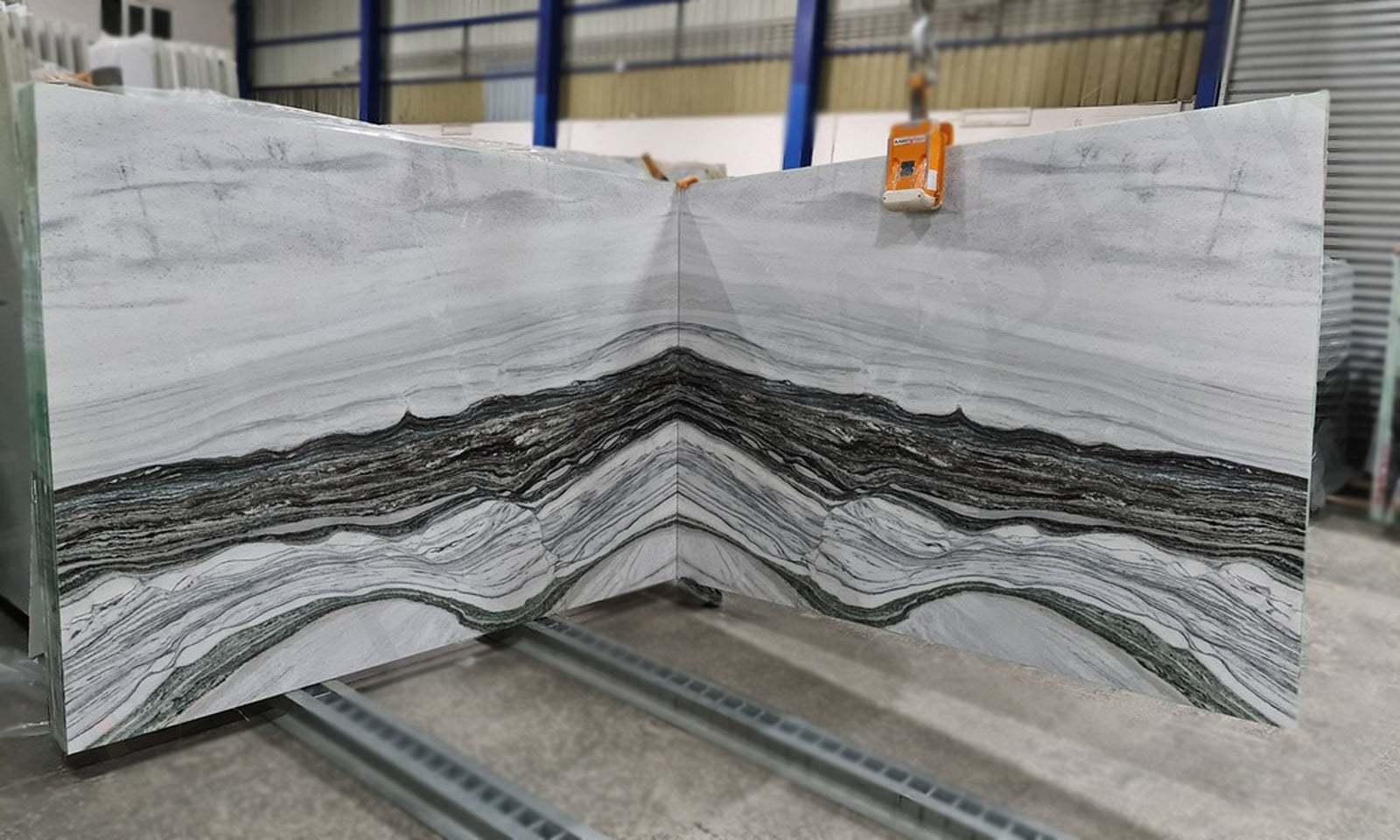 PLATINIUM OASIS MARBLE BOOKMATCH SLAB NO.K768